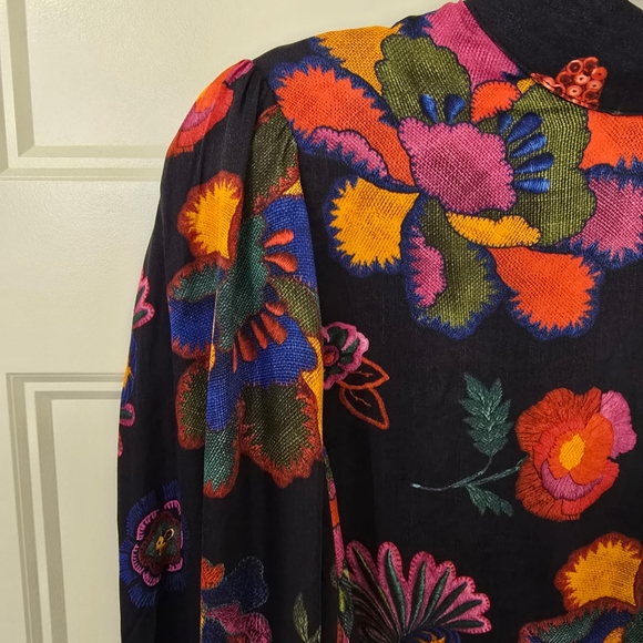 FARM Rio Lily's Garden Mock Neck Blouse Women's XS Floral Colorful Vacation - Picture 6 of 12